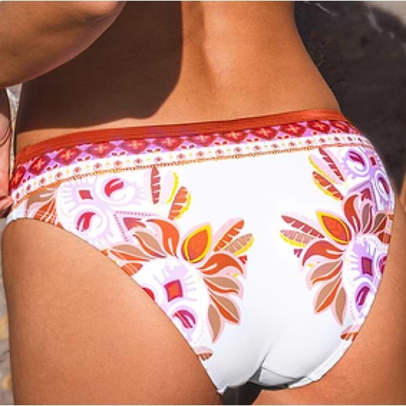 New With Tags Cupshe Bundle of 6 Swim Pieces Size Medium - Picture 5 of 15